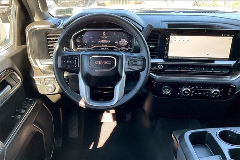 Used 2024 GMC Sierra 1500 ElevationImage 4