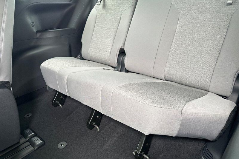 New 2026 Toyota Sienna LEImage 16
