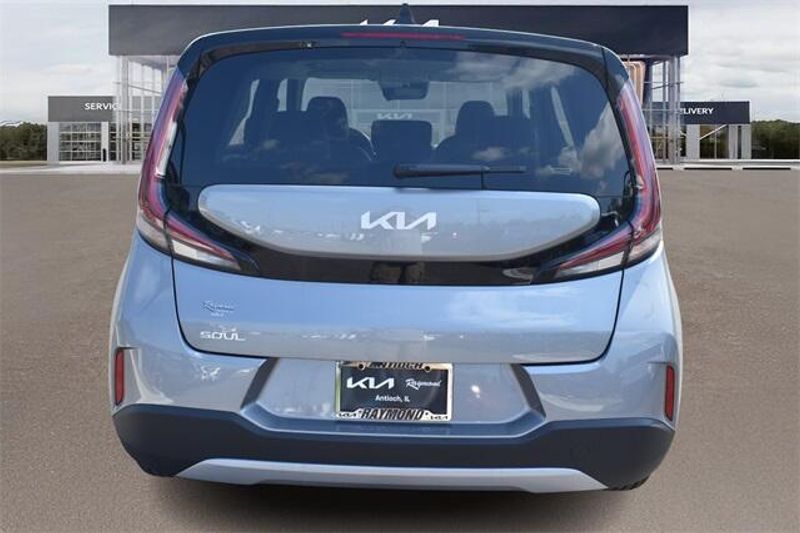 New 2025 Kia Soul LXImage 4