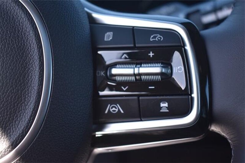 New 2025 Kia Carnival SX PrestigeImage 37