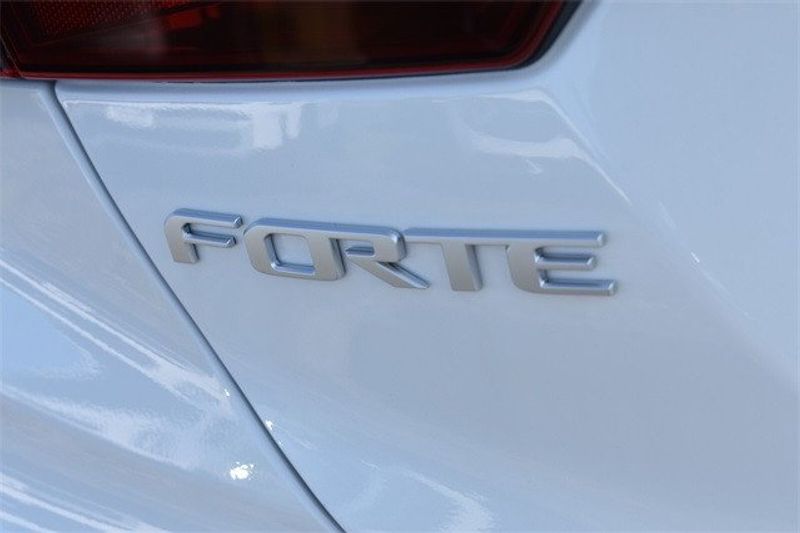 2024 Kia Forte LXSImage 5