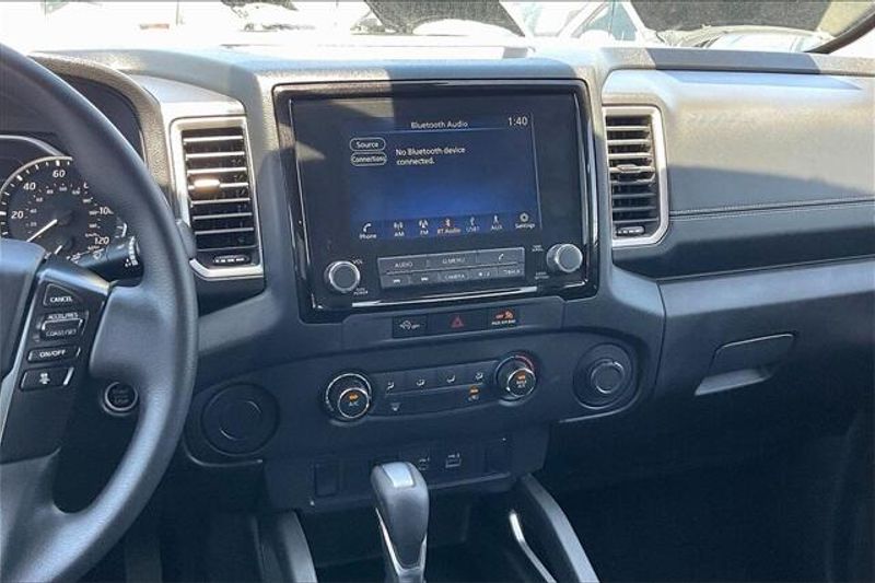 Used 2024 Nissan Frontier SVImage 5