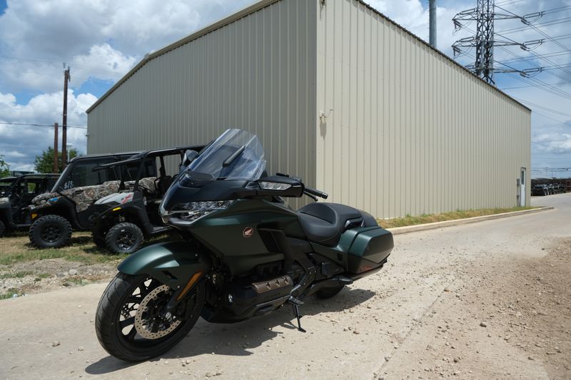 2024 Honda GOLDWING MATTE ARMORED GREEN METALLICImage 4