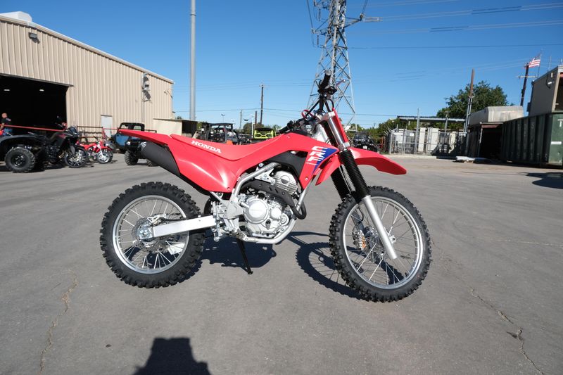 2025 Honda CRF 250F REDImage 14