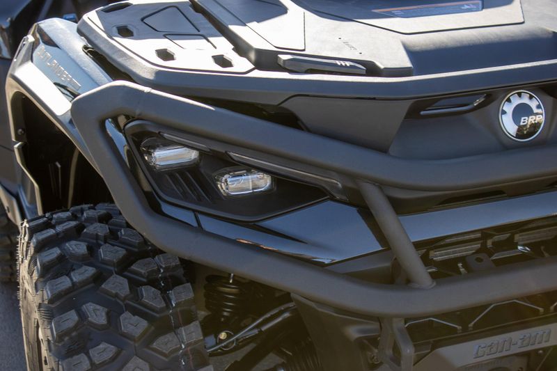 NEW 2026 CAN-AM OUTLANDER MAX 6X6 BACKCOUNTRY 1000R Image 9