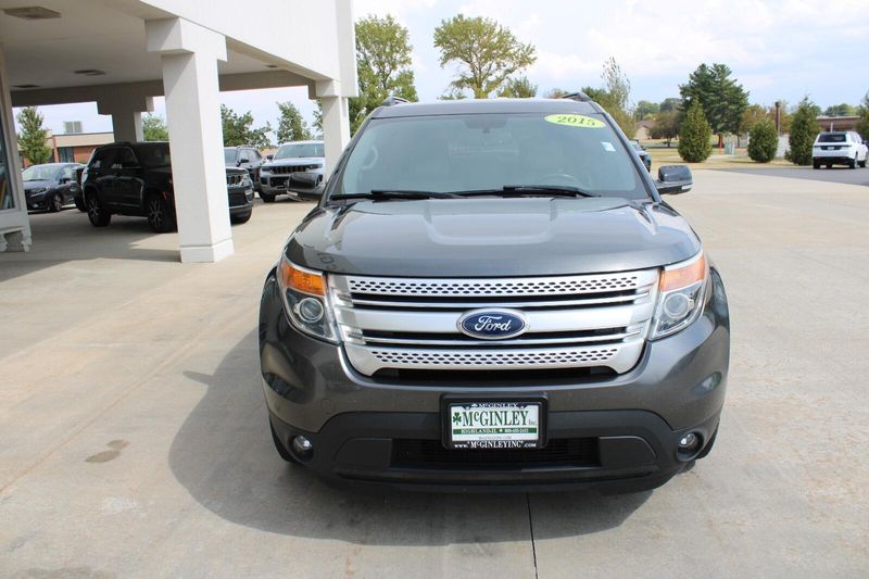 2015 Ford Explorer XLT photo 3