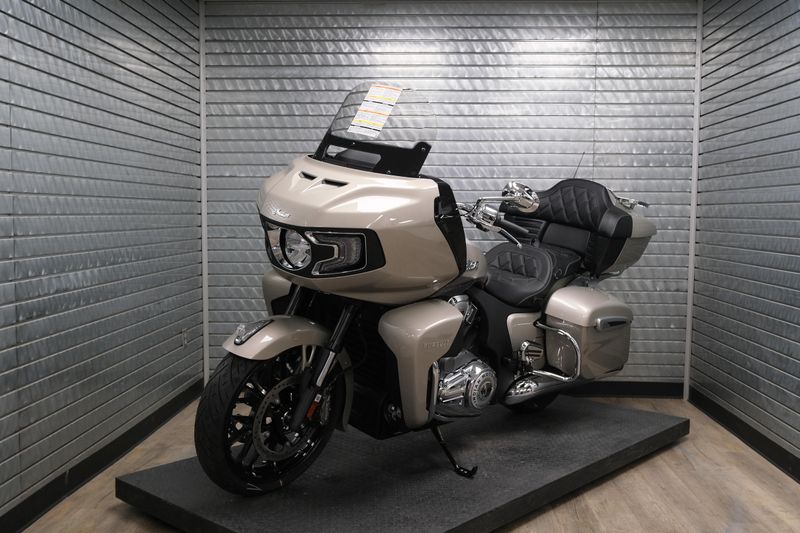 NEW 2026 INDIAN MOTORCYCLE PURSUIT LIMITED WITH 112 PACKAGE Image 7