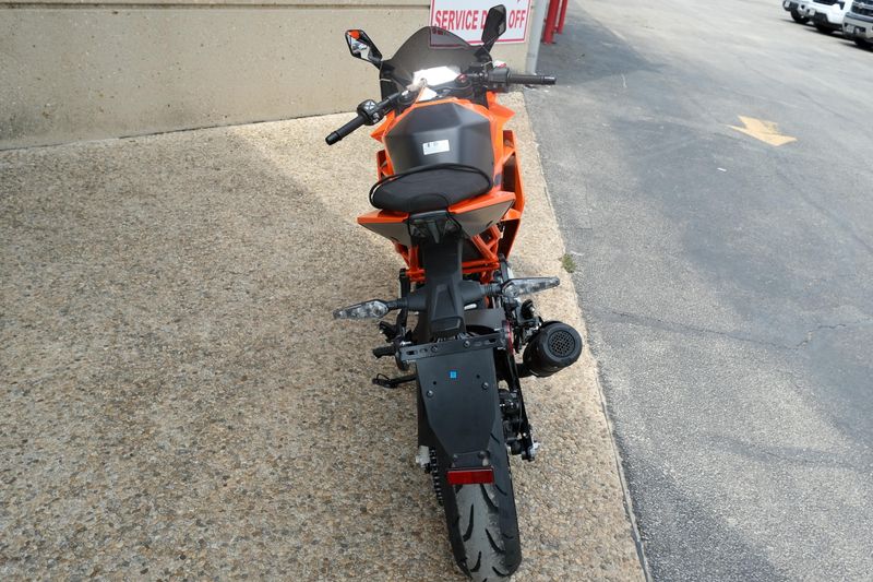 New 2024 KTM RC 390 ORANGE Image 4