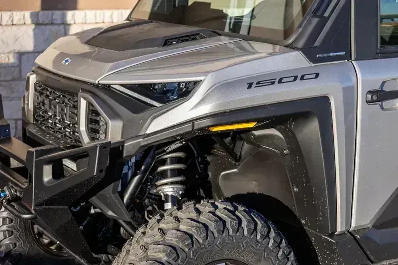 2025 Polaris RANGER CREW XD 1500 NORTHSTAR EDITION ULTIMATE TITANIUM METALLIC GLOSSImage 9