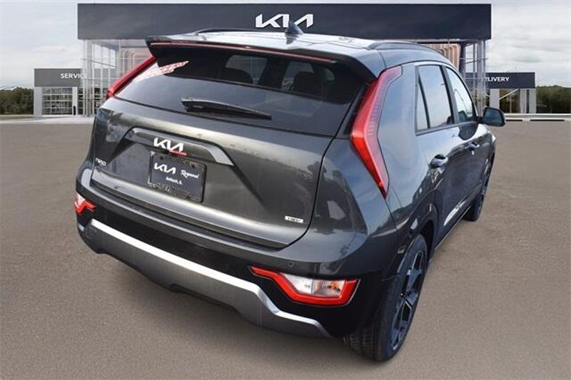 New 2025 Kia Niro EX TouringImage 3