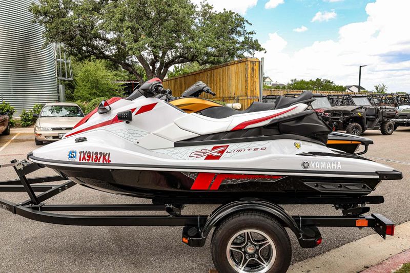 2021 Yamaha EX LIMITED TORCH RED AND WHITE Image 15
