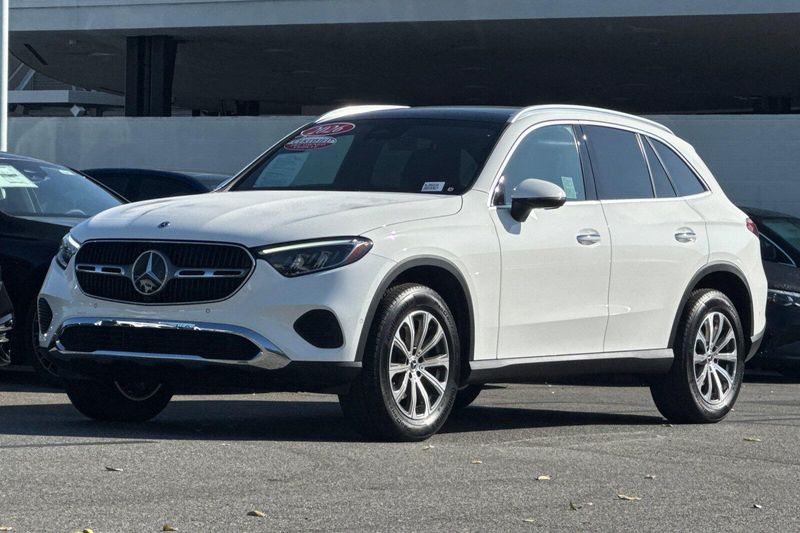 Used 2026 Mercedes-Benz GLC 300Image 8