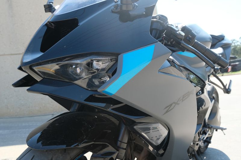 USED 2025 KAWASAKI NINJA ZX6R ABS Image 11