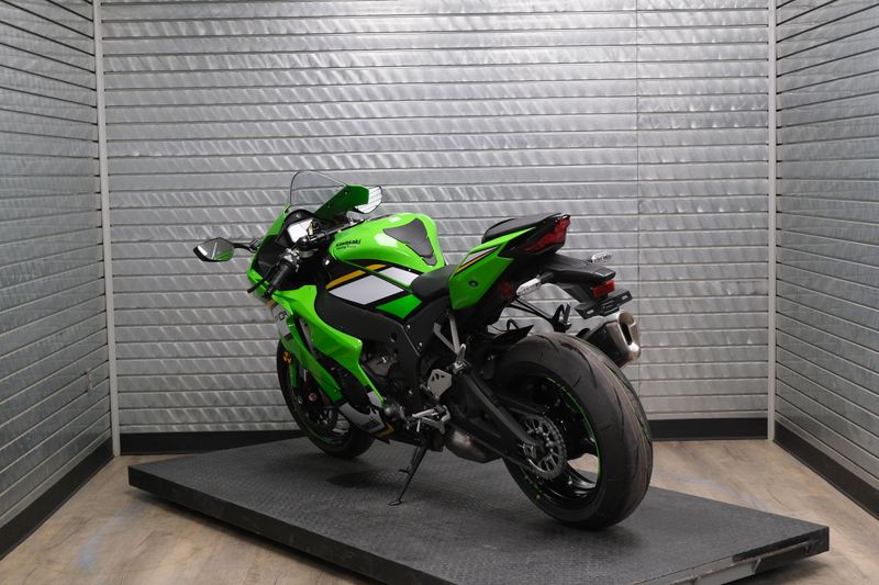 NEW 2025 KAWASAKI NINJA ZX10R KRT EDITION Image 5