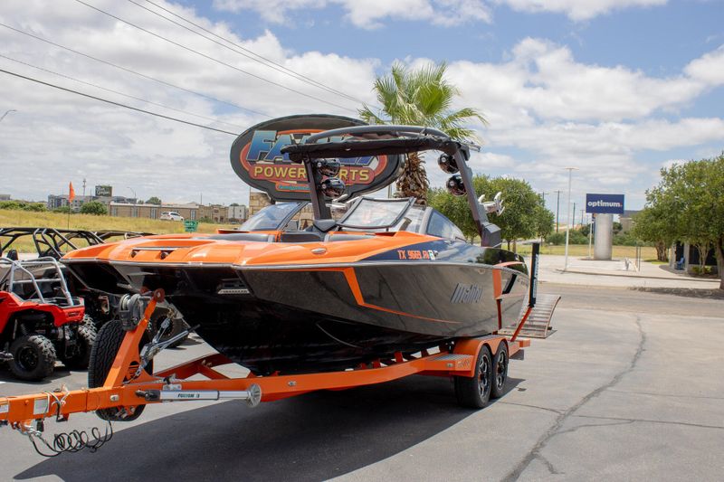 USED 2020 MALIBU 24 MXZ Image 5
