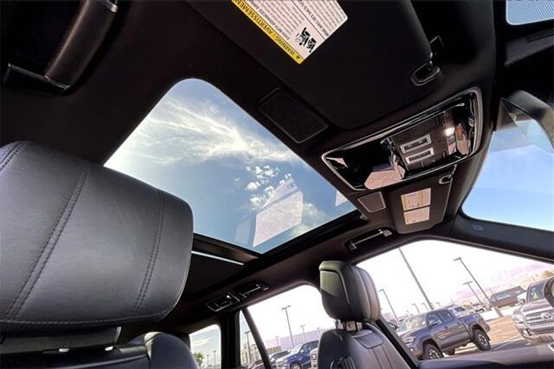 2021 Land Rover Range Rover WestminsterImage 28