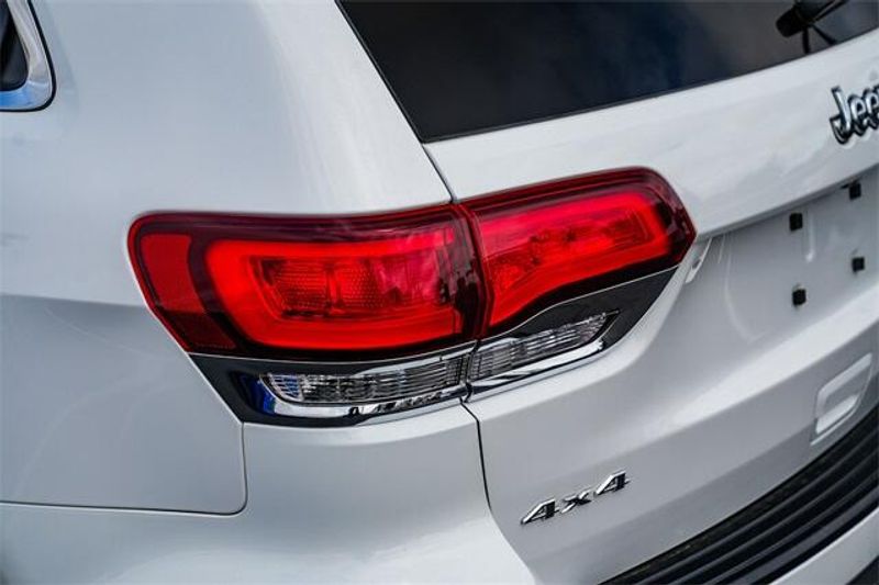 2021 Jeep Grand Cherokee Laredo XImage 10