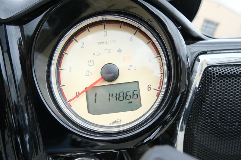 USED 2017 INDIAN MOTORCYCLE ROADMASTER Image 23