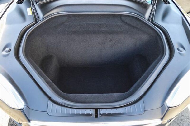 2015 Tesla Model S 70DImage 26