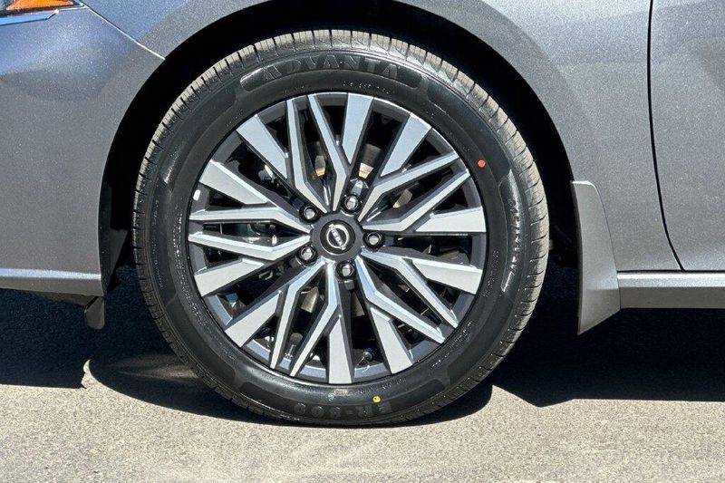 Used 2025 Nissan Altima 2.5 SVImage 23