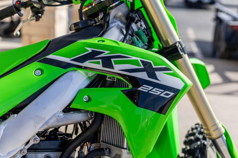 2025 Kawasaki KX250 LIME GREENImage 8