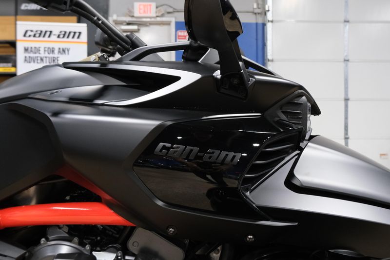 NEW 2026 CAN-AM SPYDER F3S Image 12