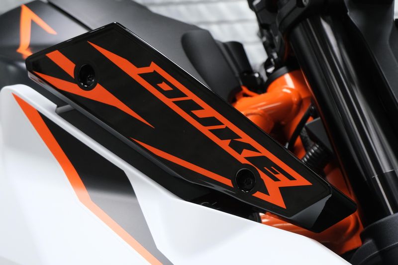 NEW 2026 KTM 990 DUKE R Image 12