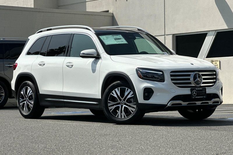 New 2026 Mercedes-Benz GLB 250Image 2