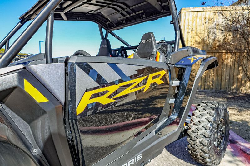 2024 Polaris RZR XP 1000 ULTIMATE MATTE TITANIUM AND ONYX BLACKImage 9