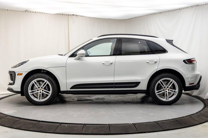 2024 Porsche Macan Image 2