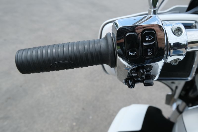 USED 2019 INDIAN MOTORCYCLE ROADMASTER Image 18
