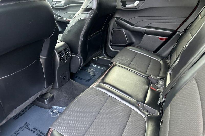 Used 2025 Ford Escape ST-LineImage 11