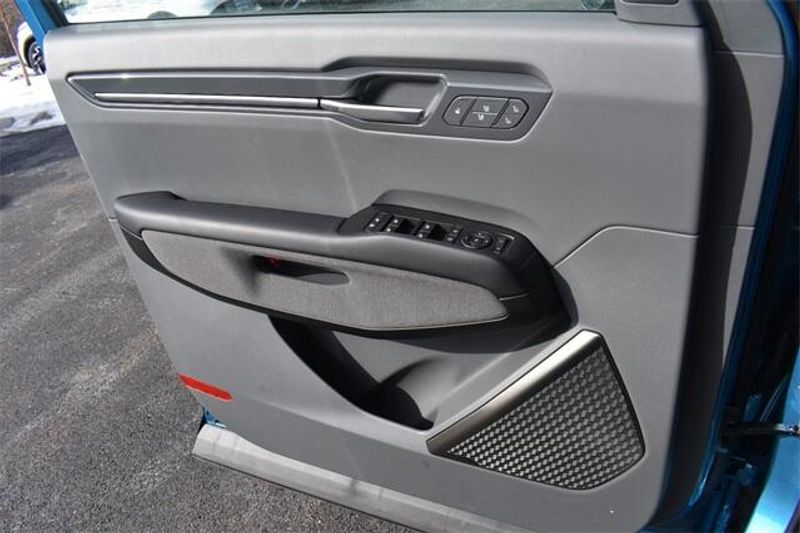 2025 Kia EV9 LandImage 38