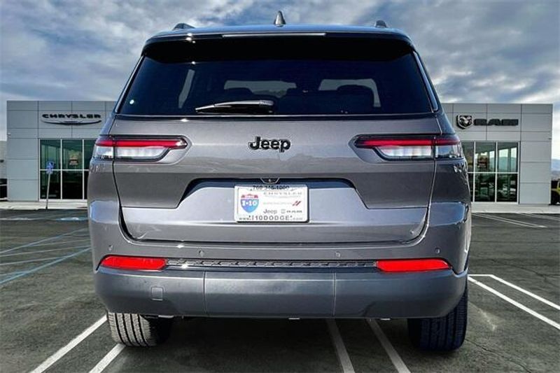 New 2025 Jeep Grand Cherokee L Altitude 4x2Image 3