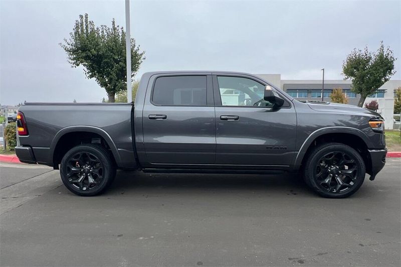 2022 Ram 1500 Limited photo 3