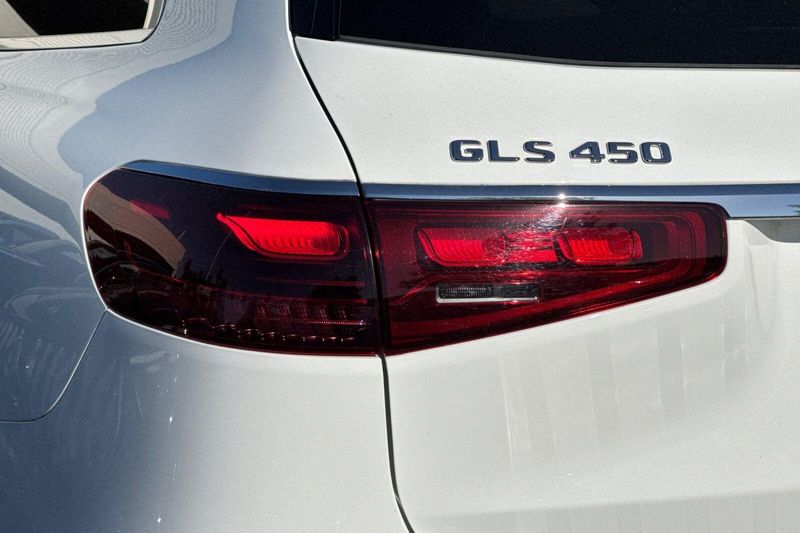 Used 2025 Mercedes-Benz GLS 450Image 35