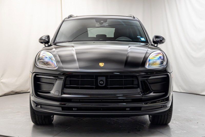 2024 Porsche Macan Image 8