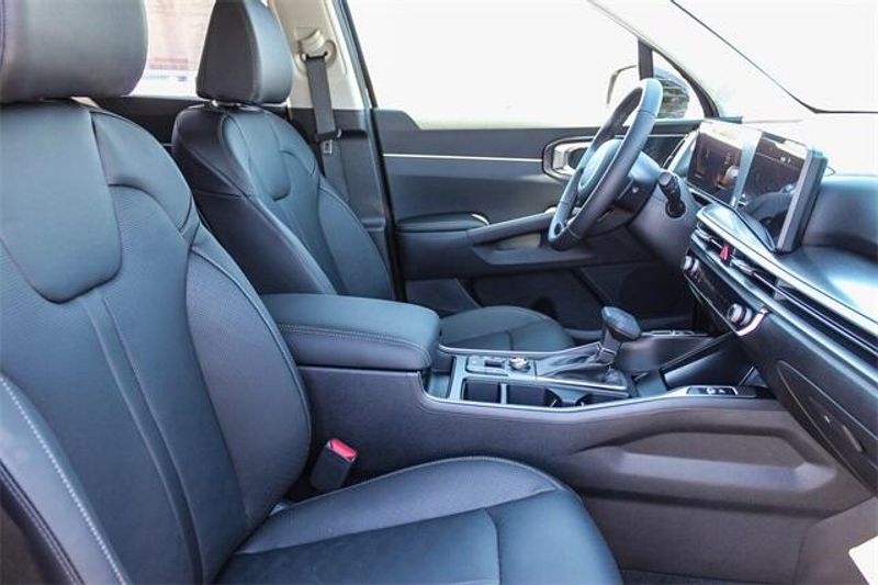 2025 Kia Sorento SImage 9