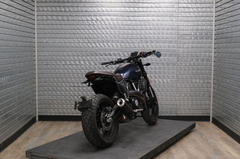 USED 2024 DUCATI SCRAMBLER NIGHSHIFT Image 3