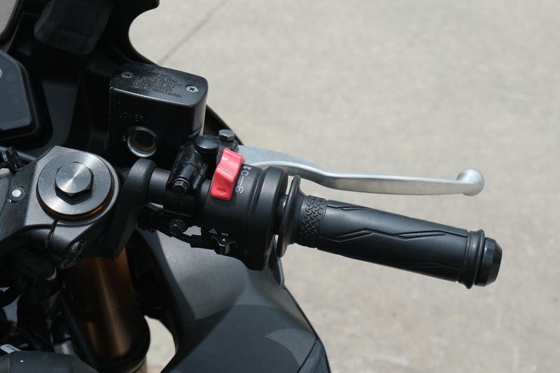 2019 Yamaha YZFR3 BLACK Image 16
