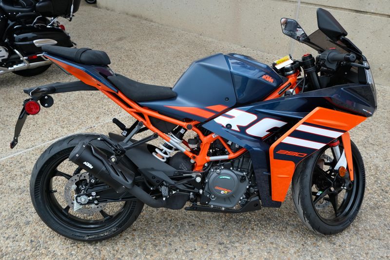 New 2024 KTM RC 390 BLUE Image 2