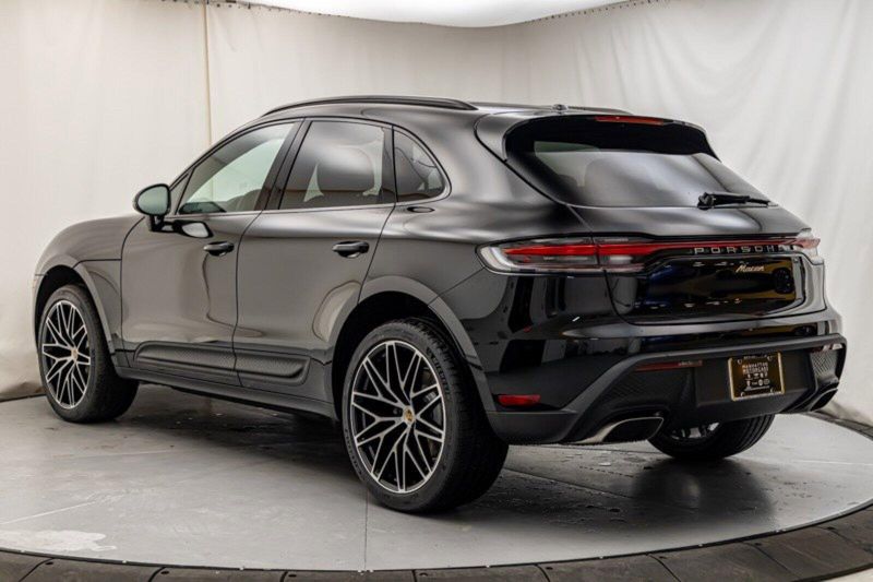 2024 Porsche Macan Image 3