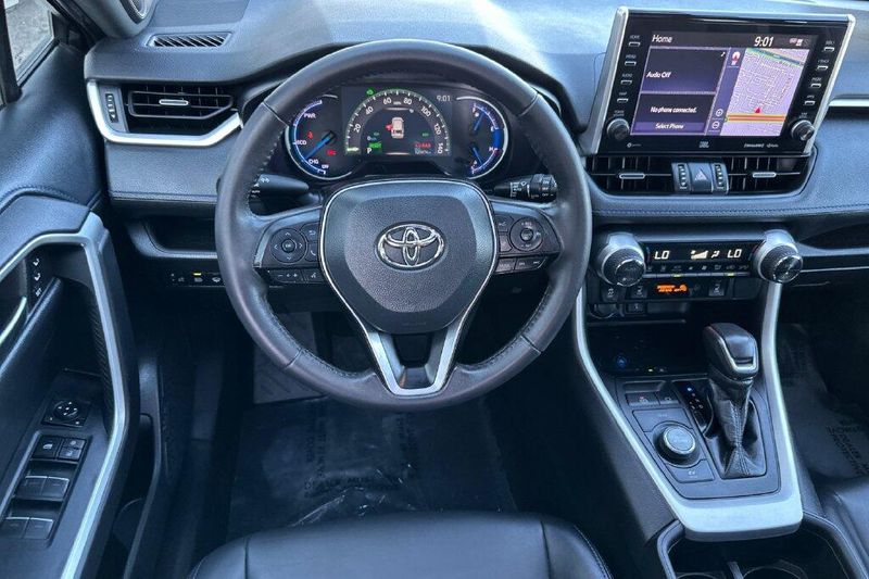 Used 2022 Toyota RAV4 Hybrid XSEImage 13