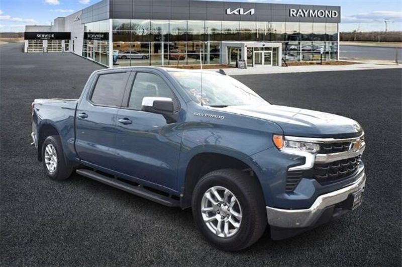 Used 2024 Chevrolet Silverado 1500 LTImage 1