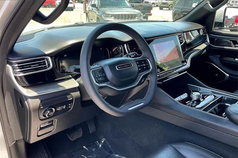 2022 Jeep Wagoneer Series IIImage 14