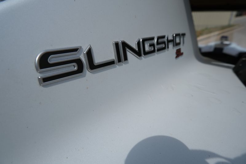 2019 Polaris SLINGSHOT SL ICON MONUMENT WHITE Image 3