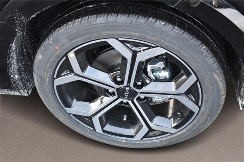 New 2025 Kia Niro EX TouringImage 11