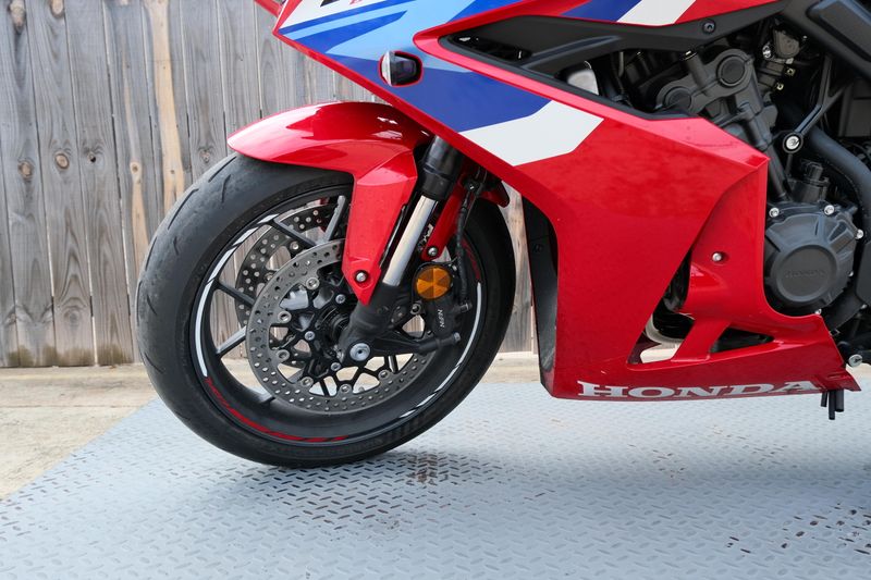 USED 2024 HONDA CBR650R ABS Image 12