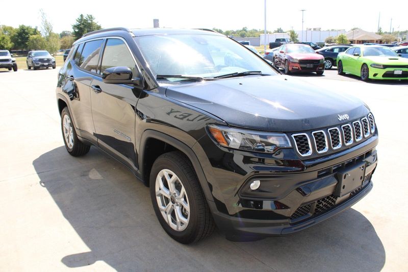 2025 Jeep Compass Latitude photo 5