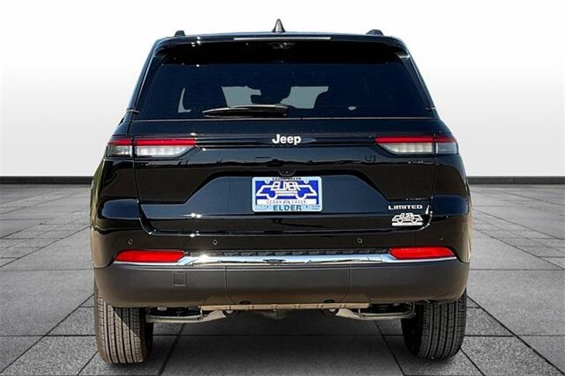 2025 Jeep Grand Cherokee Limited 4x2Image 4